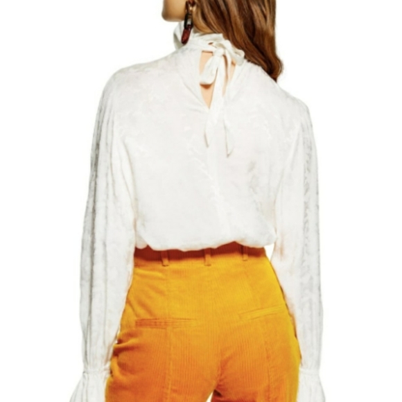 NWT Topshop Jacquard Ruffle Neck Blouse In Ivory sz6 - Picture 2 of 16